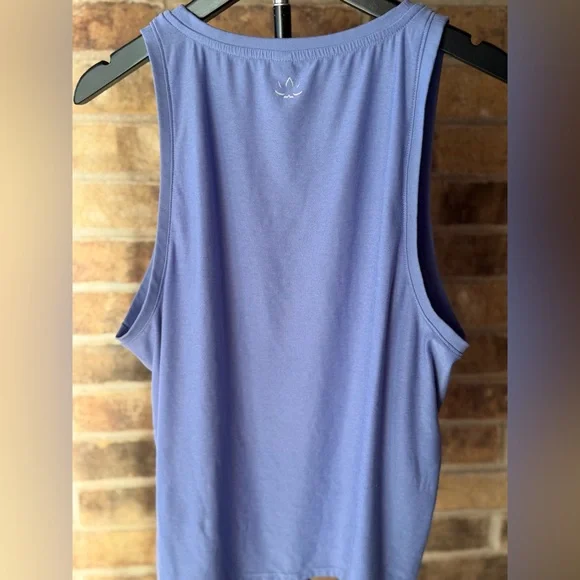 Beyond yoga tank - Picture 1 of 7